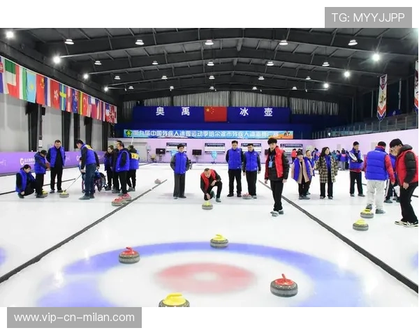 冰壶赛末局最后一石定胜负,慢镜头成经典回放 冰壶赛末局最后一石定胜负,慢镜头成经典回放